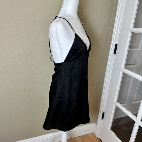 SOLARIS STYLE Classic Strappy Satiny Little Black Dress Size Small - Picture 7 of 9